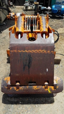 ปากคีบงานเก่านอก การทำงาน 4 ทิศทาง มีมอเตอร์ไฮดรอลิคหมุนรอบตัวได้ ปากคีบงานเก่านอก การทำงาน 4 ทิศทาง มีมอเตอร์ไฮดรอลิคหมุนรอบตัวได้