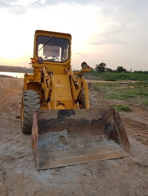 ขายรถตัก Mitsubishi สนใจติดต่อ 093-6694256 ขายรถตัก Mitsubishi สนใจติดต่อ 093-6694256