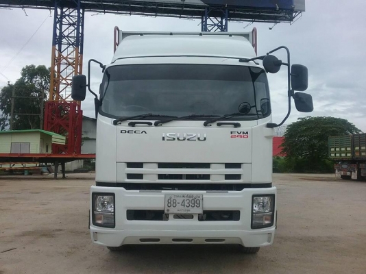 2011 ISUZU DECA FVM 240 โฉม 6 ล้อ เกียร์ธรรรมดา 240 แรง พร้อมคอก ขาย 1,250,000 บาท