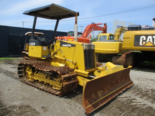 ขายรถแทรกเตอร์นำเข้าจากประเทศญี่ปุ่น KOMATSU D20P-7E ถึงไทยเร็วๆนี้ สนใจติดต่อสอบถาม 092-3309229 อี๊ด