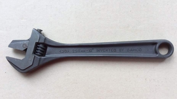 ขายประแจเลื่อนรุ่นสลับปาก10" BAHCO MADE IN SWEDEN. ขายประแจเลื่อนรุ่นสลับปาก10" BAHCO MADE IN SWEDEN.
