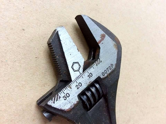 ขายประแจเลื่อนรุ่นสลับปาก10" BAHCO MADE IN SWEDEN. ขายประแจเลื่อนรุ่นสลับปาก10" BAHCO MADE IN SWEDEN.