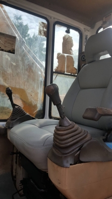 ขายPC200-5 คอนโทลสั้นตัวเดีนจีบเครื่องปั้มดีช่วงล่างเต็ม พร้อมใช้งานเอกสาร ใบซื้อขาย ไฟฟ้าครบราคา690000บาท ติดต่อคุณอ๊อฟ พิจิตร 086-737-9991