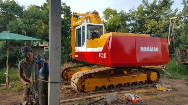 ขายPC200-5 คอนโทลสั้นตัวเดีนจีบเครื่องปั้มดีช่วงล่างเต็ม พร้อมใช้งานเอกสาร ใบซื้อขาย ไฟฟ้าครบราคา690000บาท ติดต่อคุณอ๊อฟ พิจิตร 086-737-9991