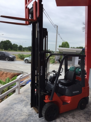 ขายด่วนรถยก TOYOTA รุ่น 7 ขนาด 2.5 ตัน ยกสูง 4.5 เมตร