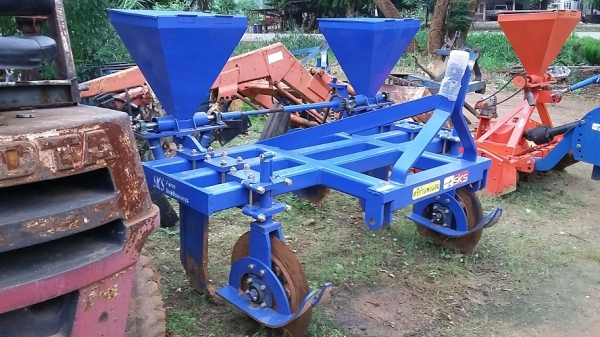 ขายริปเปอร์ฝังปุ๋ยอ้อยตอ SKS B254 ของศรีกำแพงแสน ซื้อมาใช้งานไม่ถึงร้อยไร่ ขายถูก