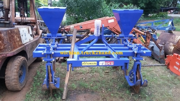 ขายริปเปอร์ฝังปุ๋ยอ้อยตอ SKS B254 ของศรีกำแพงแสน ซื้อมาใช้งานไม่ถึงร้อยไร่ ขายถูก