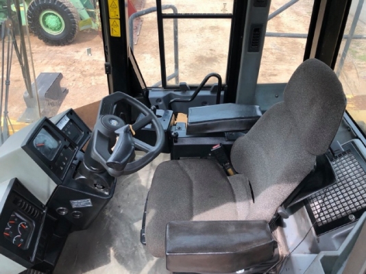 ขายรถตักล้อยาง CAT 980G รถนอกนำเข้าเองจากญี่ปุ่น สภาพสวยพร้อมใช้ มีVDOการทำงานครับ ขายรถตักล้อยาง CAT 980G รถนอกนำเข้าเองจากญี่ปุ่น สภาพสวยพร้อมใช้ มีVDOการทำงานครับ