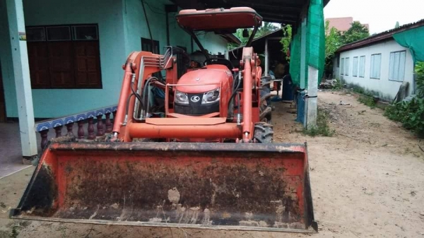 รถไถ L47รถตัก  อุปกรณ์ ครบ ตามภาพ