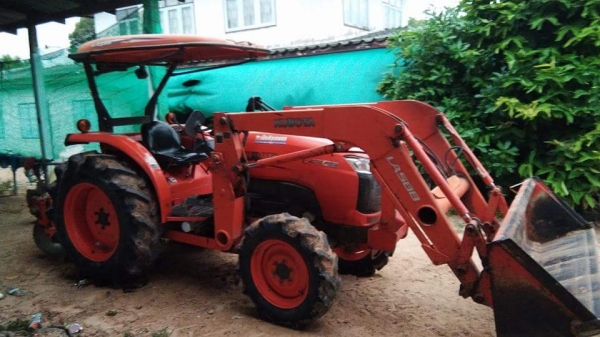 รถไถ L47รถตัก อุปกรณ์ ครบ ตามภาพ รถไถ L47รถตัก อุปกรณ์ ครบ ตามภาพ