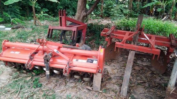 รถไถ L47รถตัก อุปกรณ์ ครบ ตามภาพ รถไถ L47รถตัก อุปกรณ์ ครบ ตามภาพ