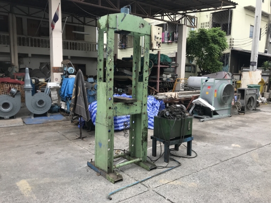ขายแท่นอัดไฮโดรลิค+ชุดปั๊มน้ำมันไฮโดรลิค 3HP. 380V พร้อมวาล์วคอนโทรล แท่นอัดสูง 2เมตรกว่า อุปกรณ์ครบ ถอดจากโรงงาน สภาพสวย