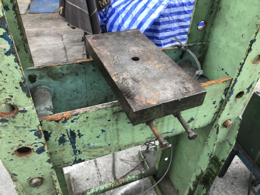 ขายแท่นอัดไฮโดรลิค+ชุดปั๊มน้ำมันไฮโดรลิค 3HP. 380V พร้อมวาล์วคอนโทรล แท่นอัดสูง 2เมตรกว่า อุปกรณ์ครบ ถอดจากโรงงาน สภาพสวย