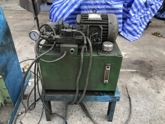 ขายแท่นอัดไฮโดรลิค+ชุดปั๊มน้ำมันไฮโดรลิค 3HP. 380V พร้อมวาล์วคอนโทรล แท่นอัดสูง 2เมตรกว่า อุปกรณ์ครบ ถอดจากโรงงาน สภาพสวย