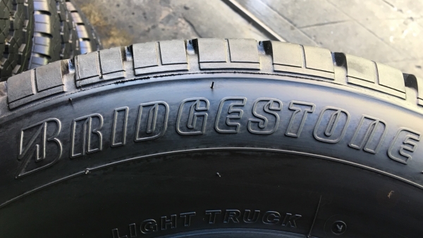 ยางป้ายแดง Bridgestone 215-70-15 ยางป้ายแดง Bridgestone 215-70-15