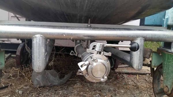 ขาย ถังสแตนเลสมือสองหนาอย่างดีคะ 1000ลิตร สวย พร้อมใช้ค่ะ