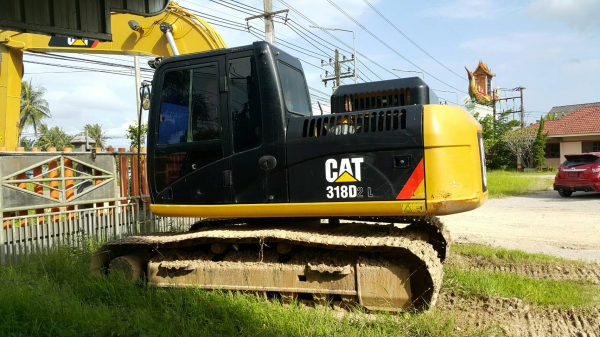ขายรถแบคโฮ CAT 318D2 ไมล์ 3700 ชม.ราคา 1950000