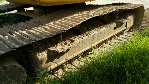 ขายรถแบคโฮ CAT 318D2 ไมล์ 3700 ชม.ราคา 1950000