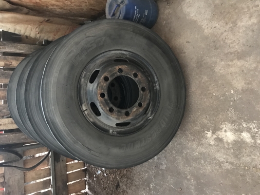 ขายยางสิบล้อพร้อมกะทะ