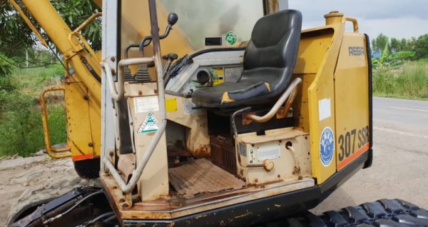 ขายด่วนรถแบคโฮCATแคล70SRเคื่อง4สูบ4D32ดีปั้มนี้วดีคอลโทลน้ำมันเทียบเท่าPC70คันเร่งออโต้รถนอกเพิ่งเข้ามาใหม่สถาพดีพร้อมใช้ยังไม่เคยใช้งานในไทยเลย