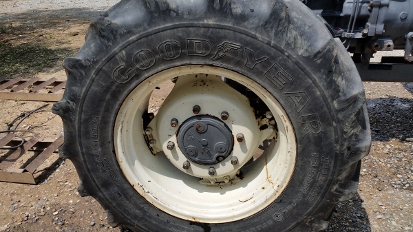 ขายรถไถฟอร์ด  FORD  NEWHOLLAND  6610S 4WD