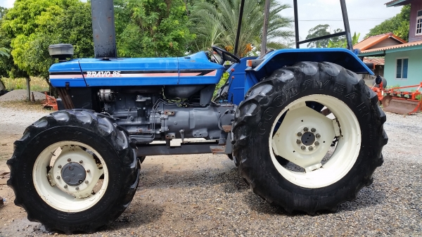 ขายรถไถฟอร์ด  FORD  NEWHOLLAND  6610S 4WD