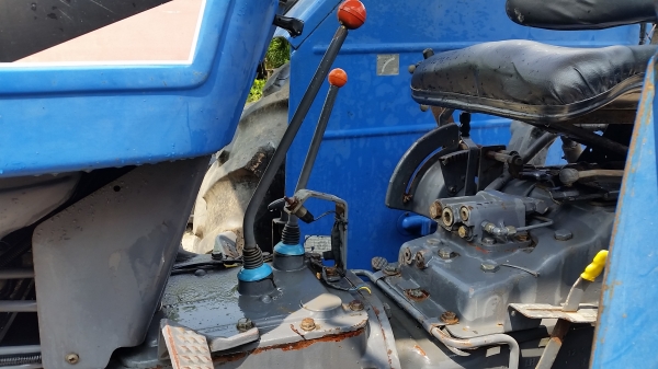 ขายรถไถฟอร์ด  FORD  NEWHOLLAND  6610S 4WD