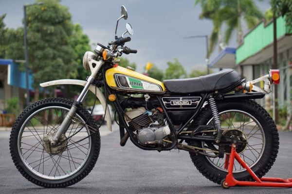 ร้าน วุฒิ นนบุรี ขาย YAMAHA DT125C 1978 รถสวยสีเดิมดรงงานทะเบียนโอน
