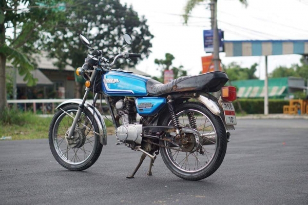 ร้าน วุฒิ นนบุรี ขาย HONDA GL100 เดิมๆเครื่องดี ทะเบียนโอน