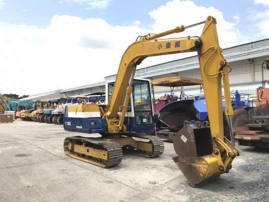 รถขุด 6 ตัน KOMATSU PC60-6 มือสองญี่ปุ่น