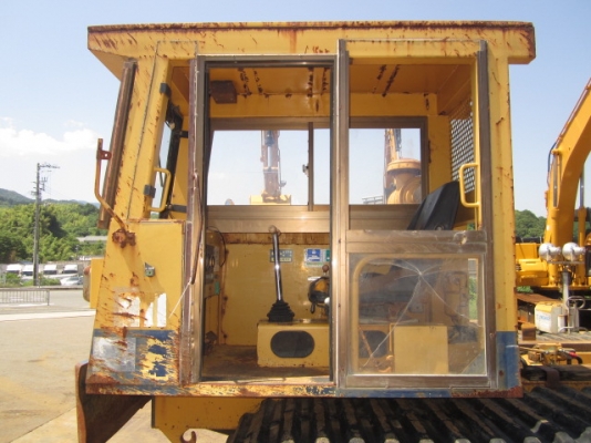 KOMATSU รุ่น MST 2000 รถดั้มตีนตะขาบ KOMATSU รุ่น MST 2000 รถดั้มตีนตะขาบ