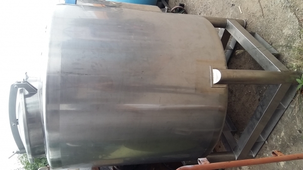 ขาย ถังสแตนเลส 1000 ลิตร มีฝาปิดทึบหนาสวยมากคะ ขาย ถังสแตนเลส 1000 ลิตร มีฝาปิดทึบหนาสวยมากคะ