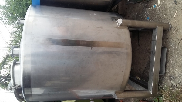 ขาย ถังสแตนเลส 1000 ลิตร มีฝาปิดทึบหนาสวยมากคะ ขาย ถังสแตนเลส 1000 ลิตร มีฝาปิดทึบหนาสวยมากคะ