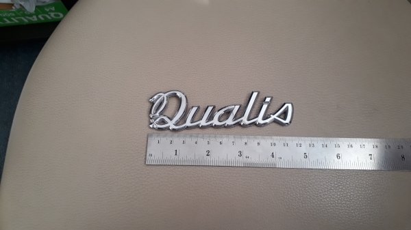 เพลทโลโก้ Qualia ติดท้ายรถ เพลทโลโก้ Qualia ติดท้ายรถ