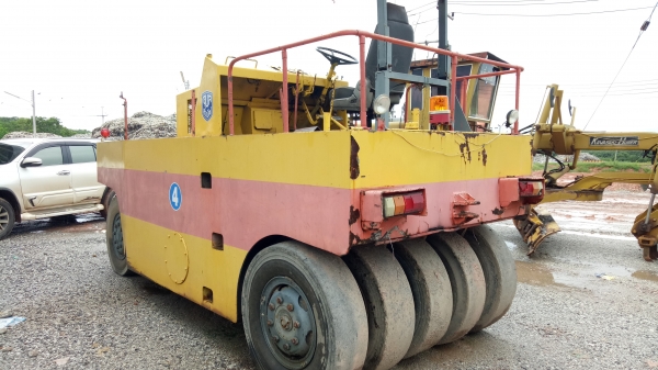 ราคาเพิ่งจบมาได้ ขายๆรถบด 9ล้อ SAKAI 7409 เอกสาร รถสภาพพร้อมใช้จริง ราคาเบาๆ240,000บาท. (โทร)???? (line)   099-0035892 (/)084-3923995 ดูรถได้