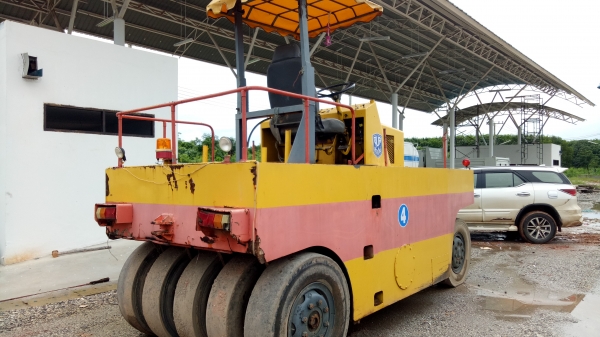 ราคาเพิ่งจบมาได้ ขายๆรถบด 9ล้อ SAKAI 7409 เอกสาร รถสภาพพร้อมใช้จริง ราคาเบาๆ240,000บาท. (โทร)???? (line)   099-0035892 (/)084-3923995 ดูรถได้