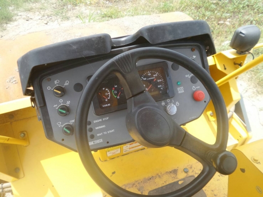 รถบดสั่นเสทือน2เพลาเปลือกเดียว SAKAI 520D เครื่องISUZU 4BD