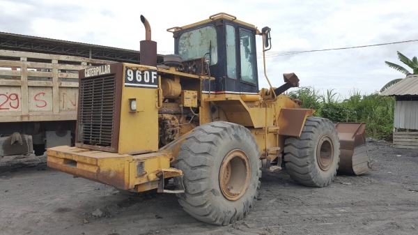 ขาย รถตัก CAT 960F เครื่องดี เกียร์ดี ยางเต็ม รถพร้อมใช้งาน เอกสารใบอินวอยซ์