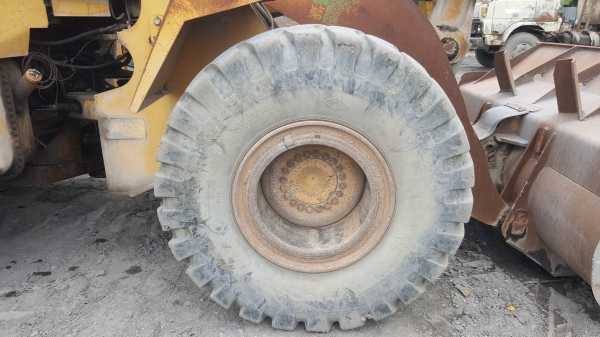 ขาย รถตัก CAT 960F เครื่องดี เกียร์ดี ยางเต็ม รถพร้อมใช้งาน เอกสารใบอินวอยซ์