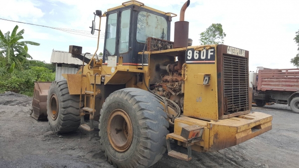 ขาย รถตัก CAT 960F เครื่องดี เกียร์ดี ยางเต็ม รถพร้อมใช้งาน เอกสารใบอินวอยซ์