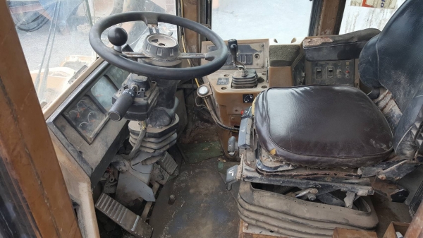 ขาย รถตัก CAT 960F เครื่องดี เกียร์ดี ยางเต็ม รถพร้อมใช้งาน เอกสารใบอินวอยซ์