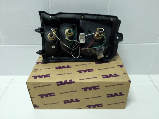 ขายไฟท้ายรถ DAIHATSU รุ่น MIRA L80 ใส่มิร่าบ้านเราได้เลย