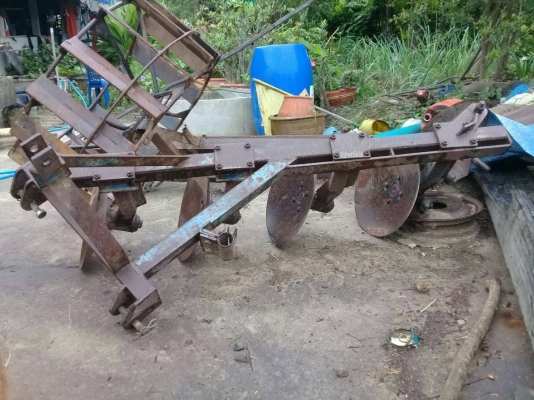 ผานพรวน4ใบสภาพดีพร้อมใช้คับ