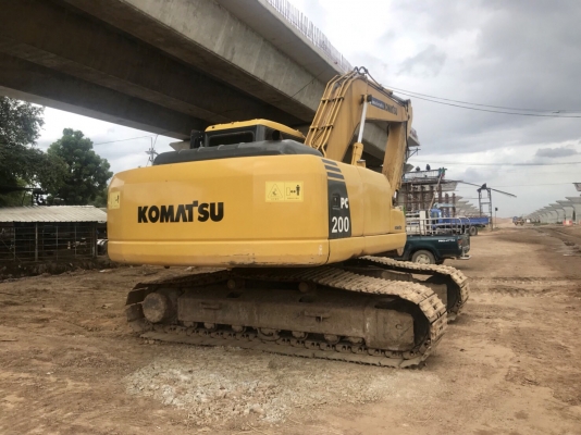 ขายด่วน!! Komatsu PC200-7 สภาพสวยค่ะ ขายด่วน!! Komatsu PC200-7 สภาพสวยค่ะ