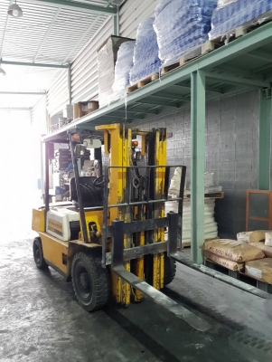 ขายถูกรถยกโคมัสสึรุ่น 10 น้ำหนักยก 2.5 ตัน เสาสูง 4.75 เมตรเข้าตู้ เครื่องดีเซล เกียร์ออโต้***094-3269553***