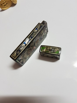 แว่น RayBan เข็มกลัดชุบทอง 10K กล่องประดับมุก