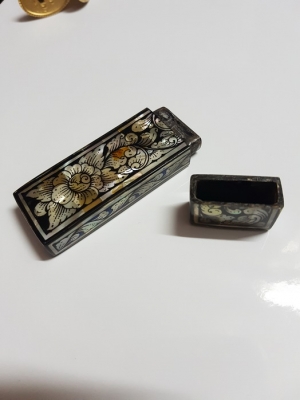 แว่น RayBan เข็มกลัดชุบทอง 10K กล่องประดับมุก