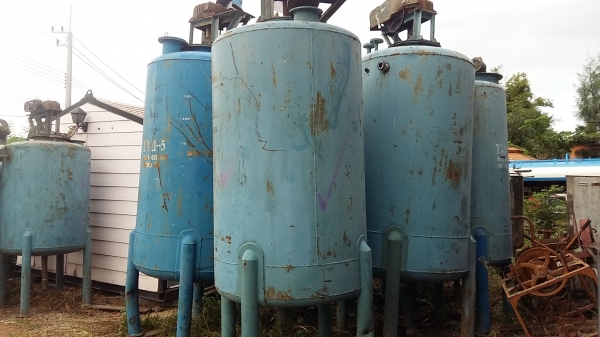 ขาย ถังแรงดัน ถังผสม 1800ลิตร มีมอเตอร์ ใบกวน พร้อมบิวทำสีให้ค่ะ