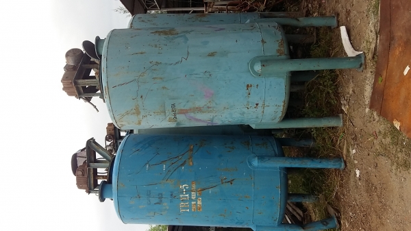 ขาย ถังแรงดัน ถังผสม 1800ลิตร มีมอเตอร์ ใบกวน พร้อมบิวทำสีให้ค่ะ