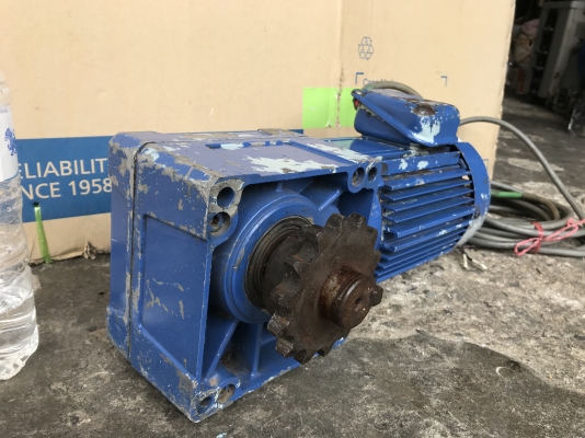 ขายมอเตอร์เกียร์เพลาออกข้าง Hyponic drive Sumitomo 1HP. 380V made in Japan อัตราทด 1:60 สภาพสวยเดิมๆ หมุนนิ่ม พร้อมใช้งาน ขายมอเตอร์เกียร์เพลาออกข้าง Hyponic drive Sumitomo 1HP. 380V made in Japan อัตราทด 1:60 สภาพสวยเดิมๆ หมุนนิ่ม พร้อมใช้งาน